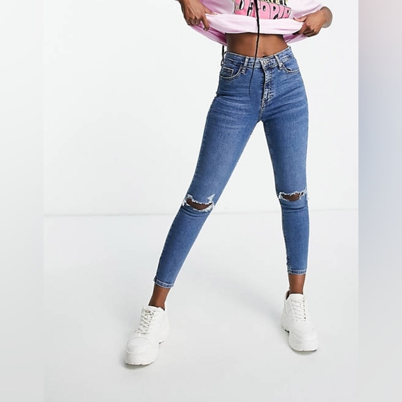 Topshop Denim - Topshop Jamie High Rise Jeans with knee rips in mid blue Size 25